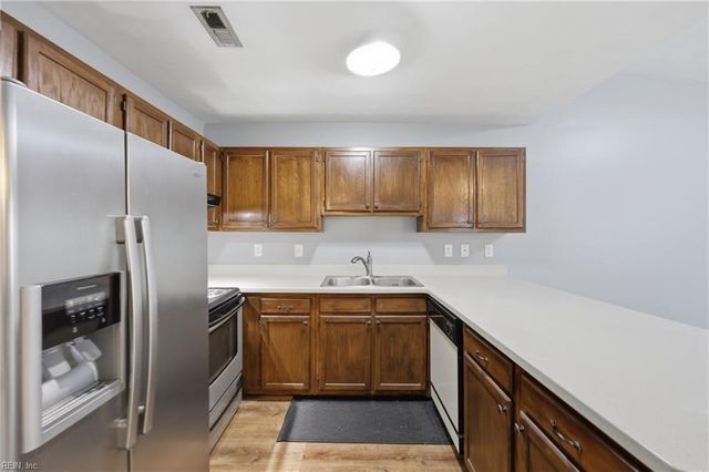 3502 Clover Meadows DR, Chesapeake, VA 23321