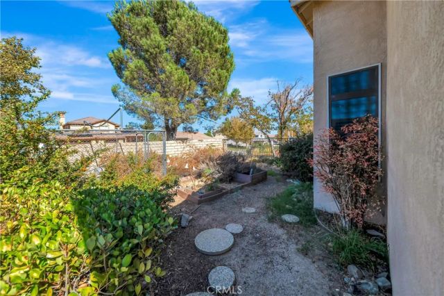 42025 Allan Drive, Lancaster, CA 93536
