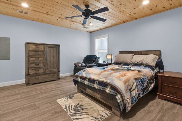 1158 County Road 1240, Savoy, TX 75479