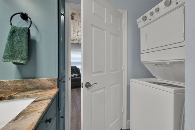 1158 County Road 1240, Savoy, TX 75479