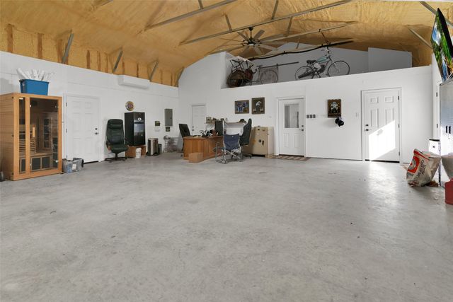 1158 County Road 1240, Savoy, TX 75479