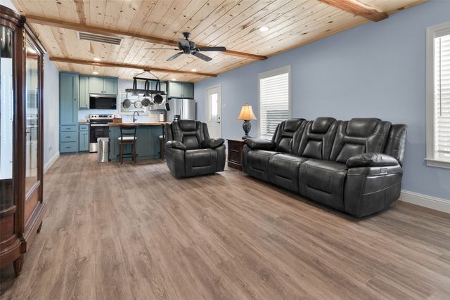 1158 County Road 1240, Savoy, TX 75479