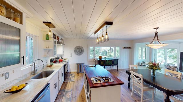 34924 Tock Ln, Gualala, CA 95445