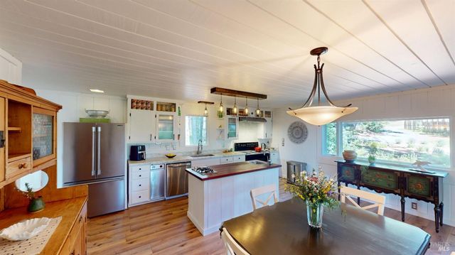 34924 Tock Ln, Gualala, CA 95445