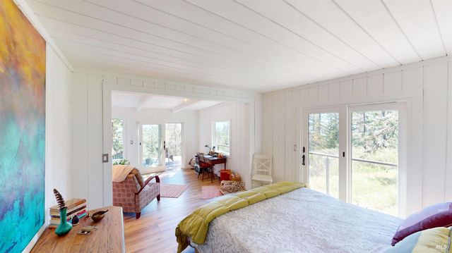 34924 Tock Ln, Gualala, CA 95445