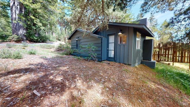 34924 Tock Ln, Gualala, CA 95445