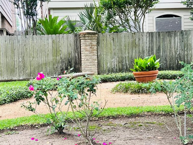 2800 Jeanetta Street 1702, Houston, TX 77063