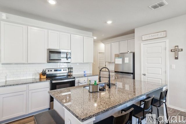2409 Ayers, Seguin, TX 78155
