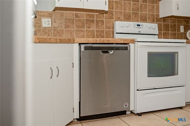 525 Travis Street, Port Lavaca, TX 77979