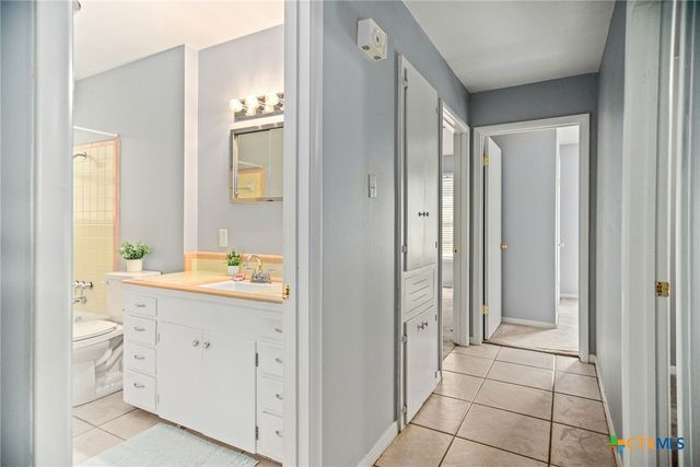 525 Travis Street, Port Lavaca, TX 77979