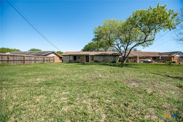 525 Travis Street, Port Lavaca, TX 77979