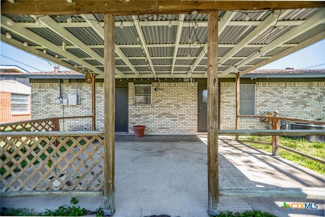 525 Travis Street, Port Lavaca, TX 77979