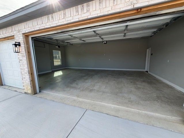 202 Coalson Crossing, Azle, TX 76020