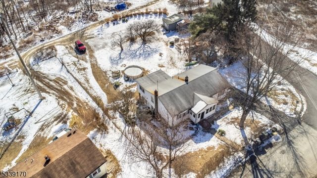 15 Van Dunk Ln, Ringwood Boro, NJ 07456