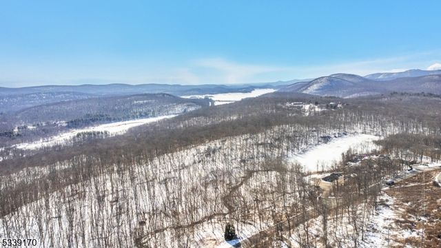 15 Van Dunk Ln, Ringwood Boro, NJ 07456