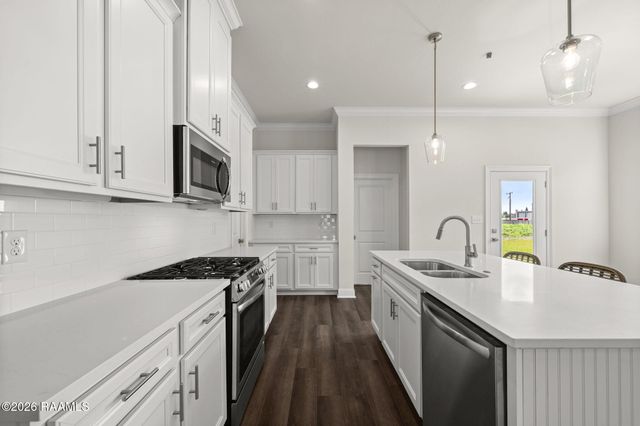 300 Landing Boulevard, Maurice, LA 70555