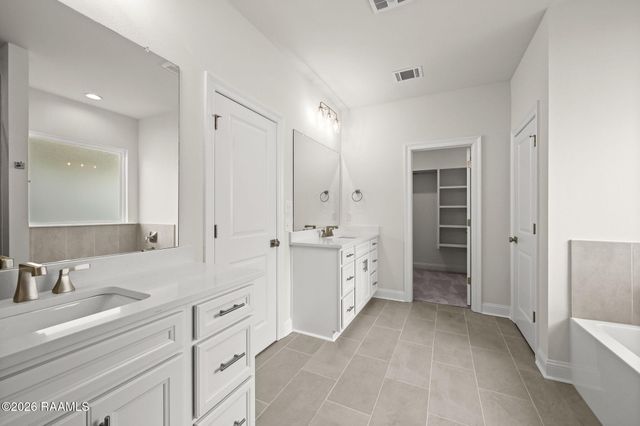 300 Landing Boulevard, Maurice, LA 70555