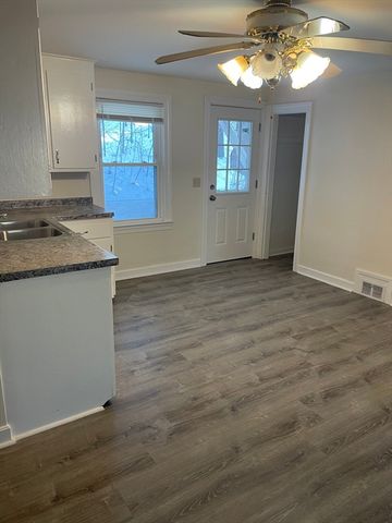 31 Randall St 1, Palmer, MA 01069