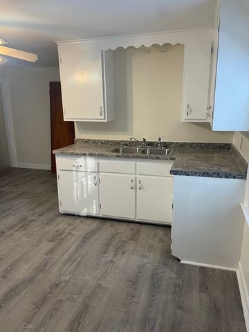 31 Randall St 1, Palmer, MA 01069