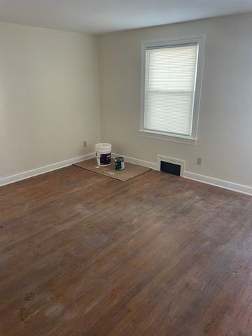 31 Randall St 1, Palmer, MA 01069