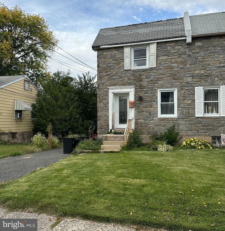 724 EGGLESTON CIR, SHARON HILL, PA 19079 — exterior
