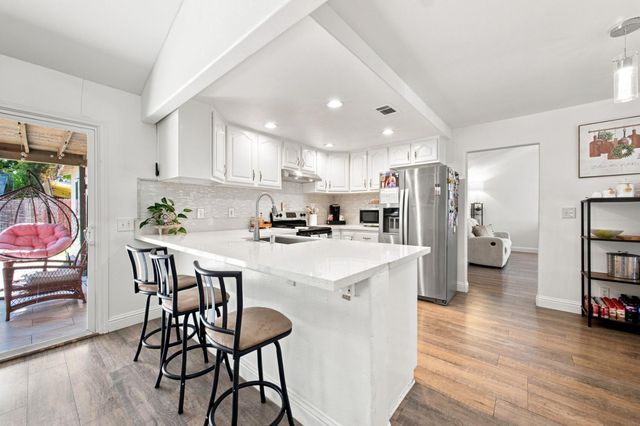 2887 Azevedo Dr, Sacramento, CA 95833