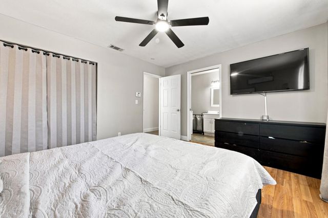 2887 Azevedo Dr, Sacramento, CA 95833