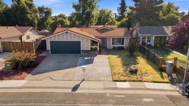 2887 Azevedo Dr, Sacramento, CA 95833