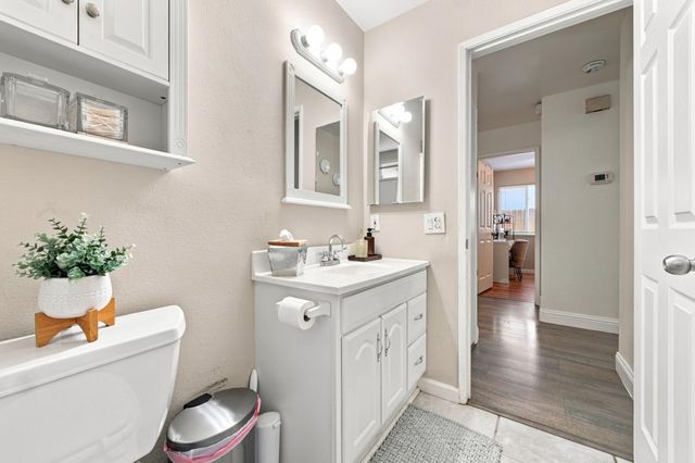 2887 Azevedo Dr, Sacramento, CA 95833
