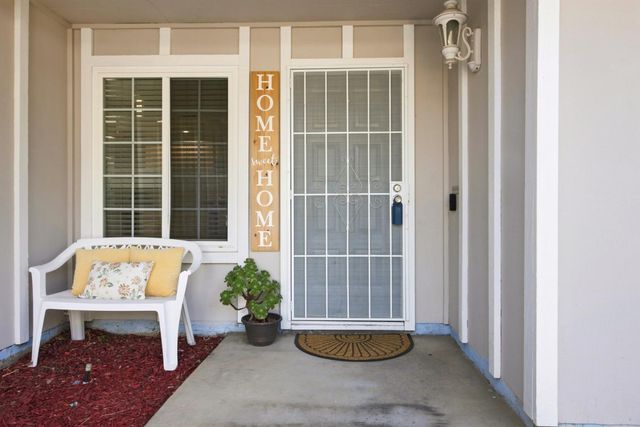 2887 Azevedo Dr, Sacramento, CA 95833