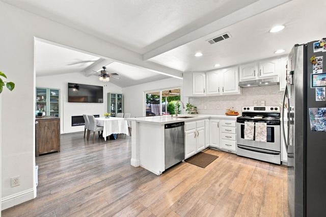 2887 Azevedo Dr, Sacramento, CA 95833