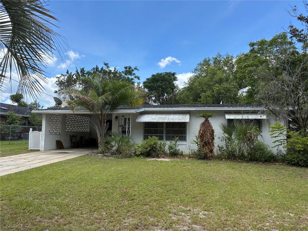 213 COLOMBA ROAD, Debary, FL 32713