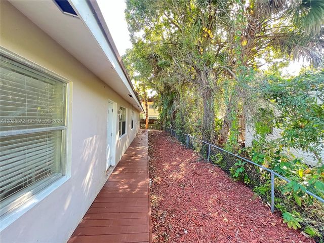 1406 SW 1st A, Fort Lauderdale, FL 33312