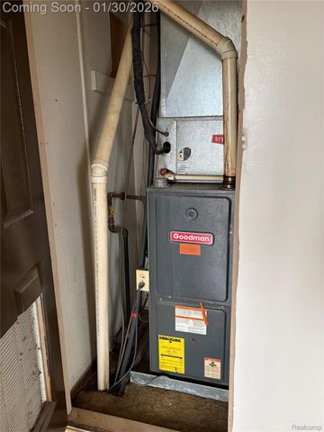 16623 Schaefer Highway, Detroit, MI 48235