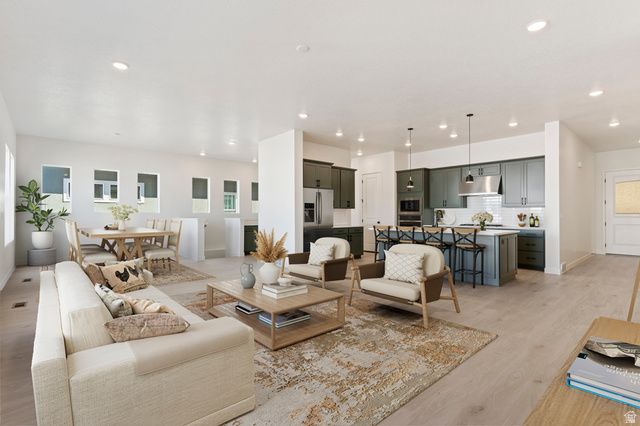 1261 E LARKSPUR WAY, Layton, UT 84040