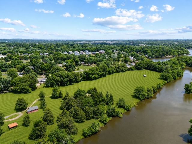 908 Lakeshore Dr, Gallatin, TN 37066