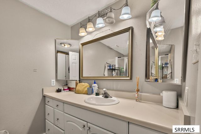 14122 N 5th E, Idaho Falls, ID 83401
