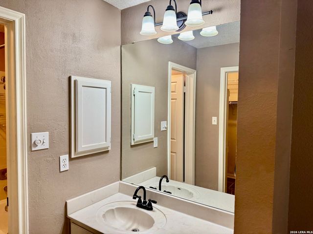 4212 Medical Dr Unit 1009, San Antonio, TX 78229