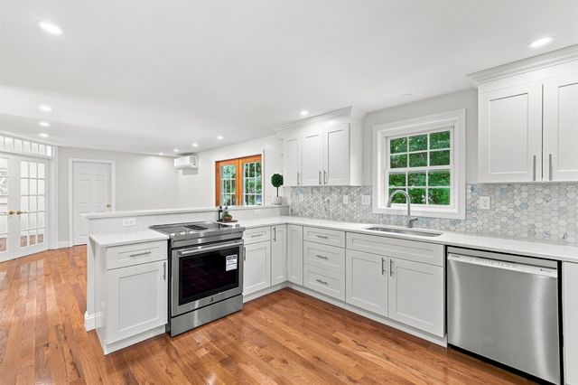 9 Alexandra Drive, Pelham, NH 03076