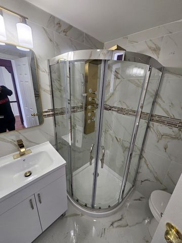 192-23 116th Road, Saint Albans, NY 11412