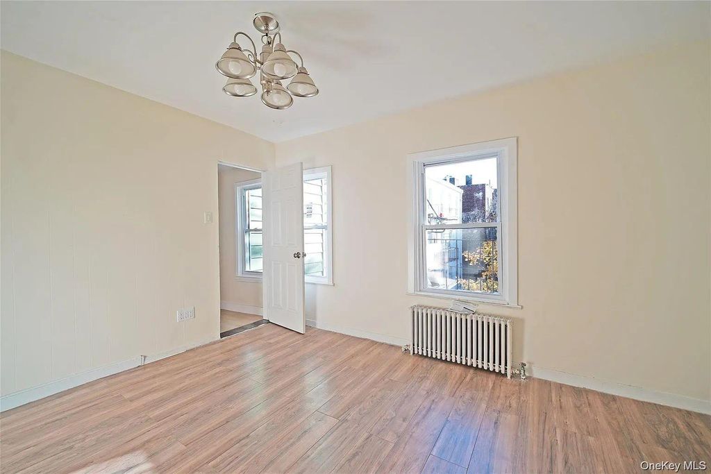 192-23 116th Road, Saint Albans, NY 11412