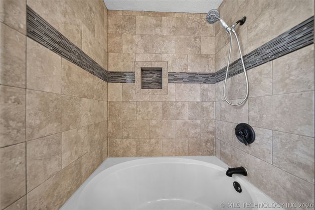 1102 W 20th Street, Claremore, OK 74017