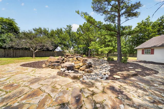 1102 W 20th Street, Claremore, OK 74017