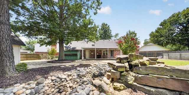 1102 W 20th Street, Claremore, OK 74017