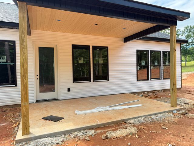 169 Lakeshore Drive, Chesnee, SC 29323