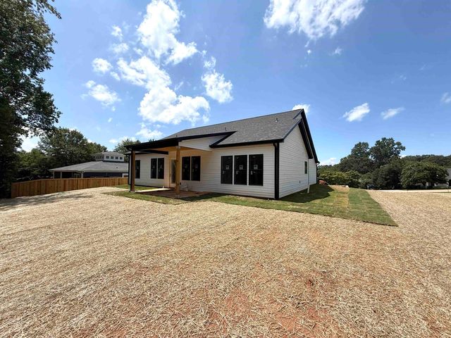 169 Lakeshore Drive, Chesnee, SC 29323