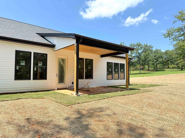 169 Lakeshore Drive, Chesnee, SC 29323