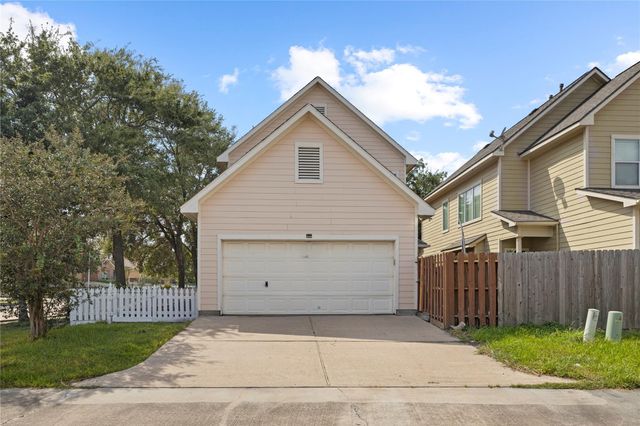 7143 Sun Village Drive, Houston, TX 77083
