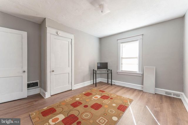 150 KEDRON AVE, Folsom, PA 19033