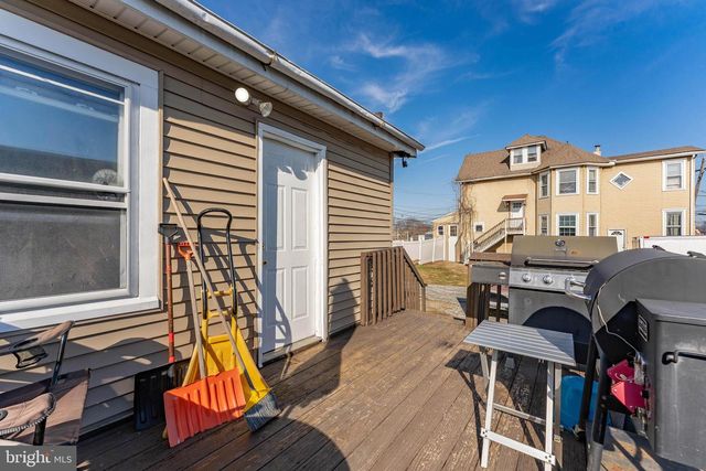 150 KEDRON AVE, Folsom, PA 19033